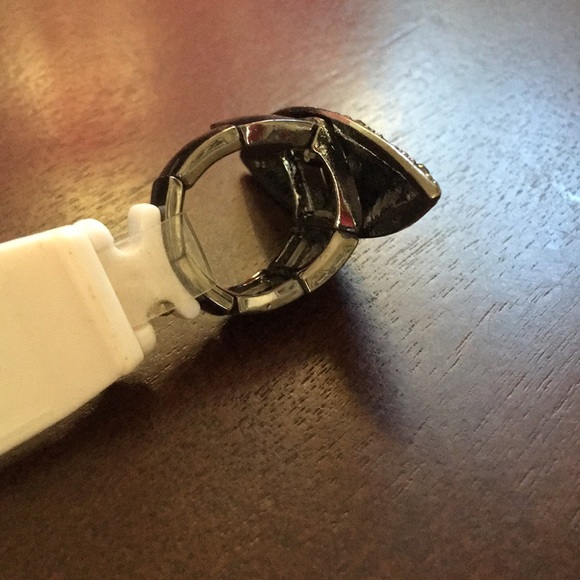 Guess Ring - Picture 4 of 6